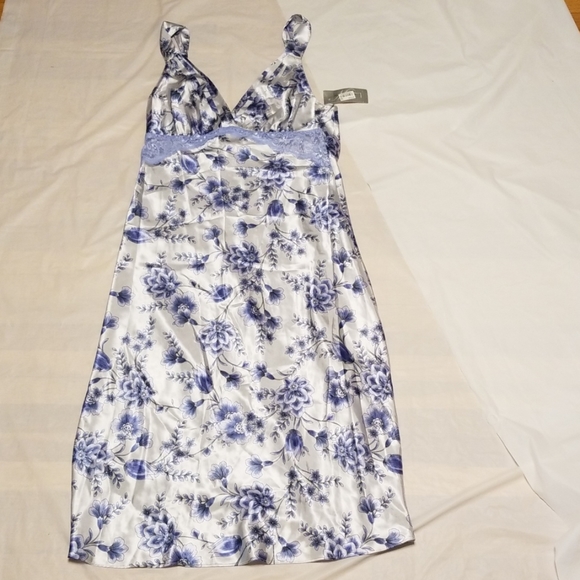 Morgan Taylor Blue Flora Slipon Dress 